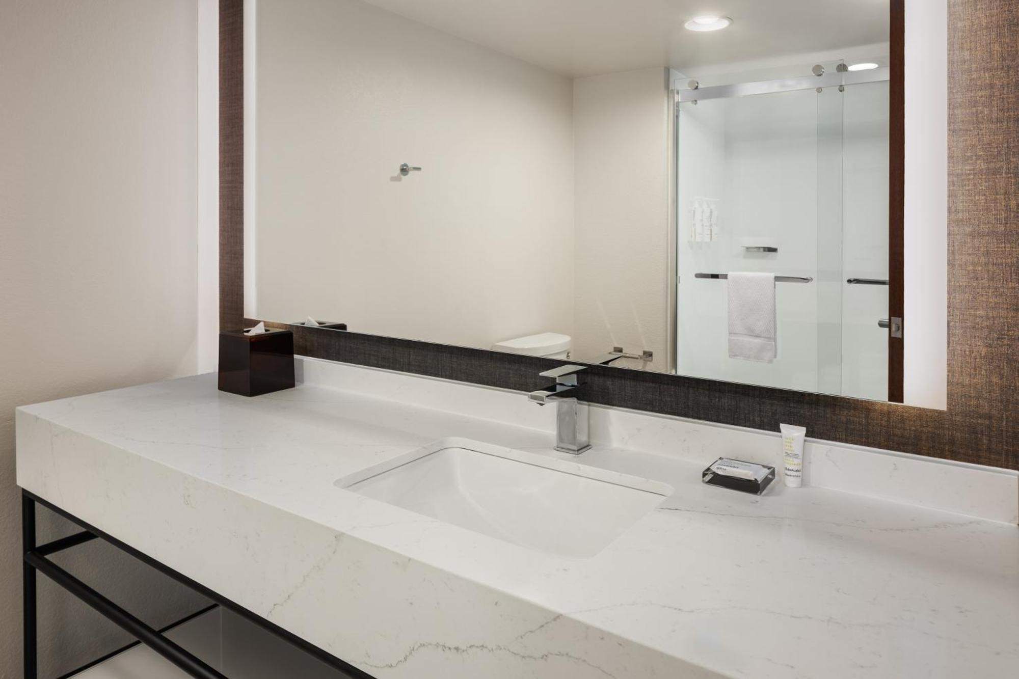 Marriott Bloomington Normal Hotel And Conference Center Екстер'єр фото