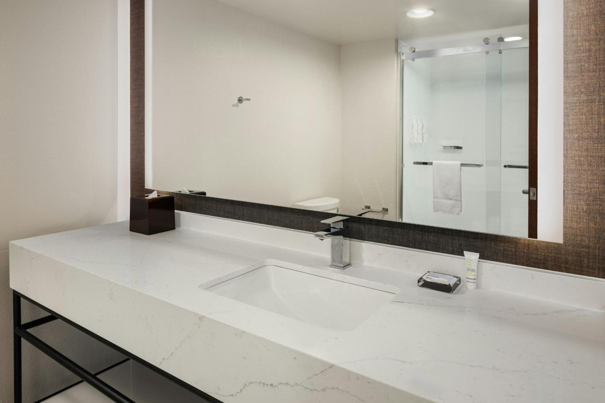 Marriott Bloomington Normal Hotel And Conference Center Екстер'єр фото